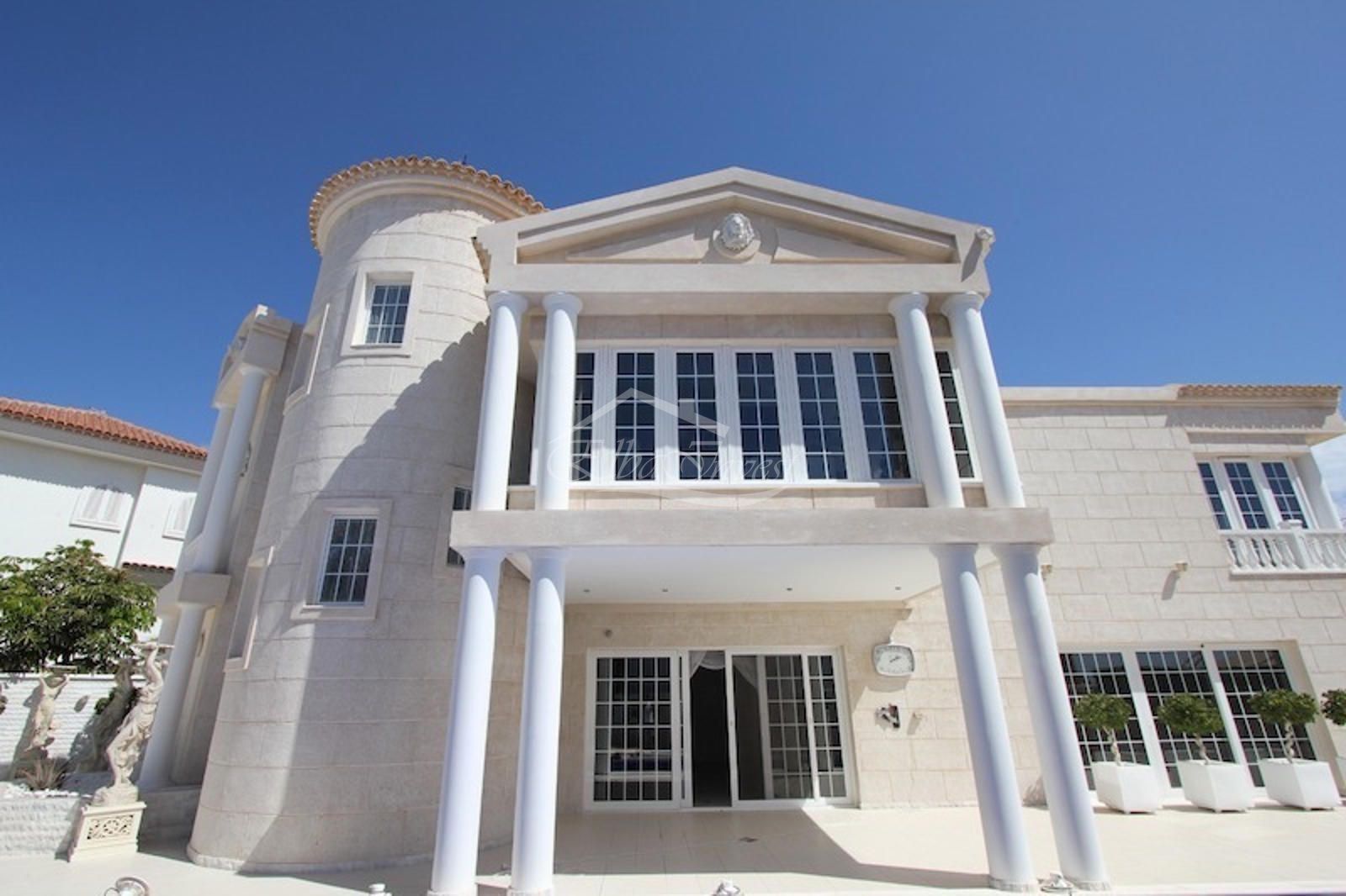 Vista exterior de Casa o chalet en venta en Adeje con Aire acondicionado, Terraza y Piscina