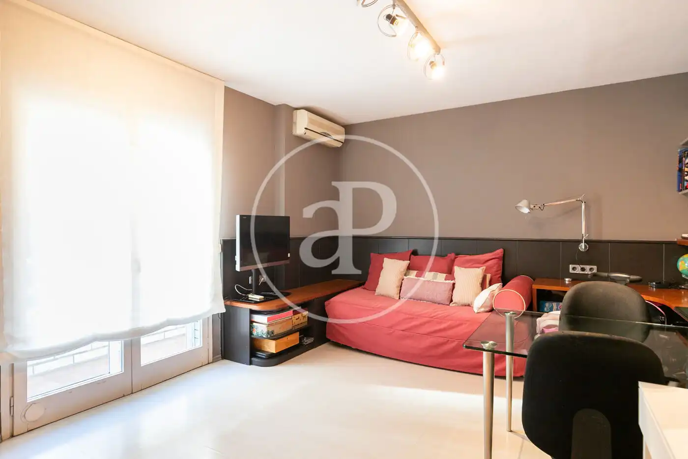 Sala de estar de Piso en venta en Barcelona con Aire acondicionado, Calefacción y Jardín privado