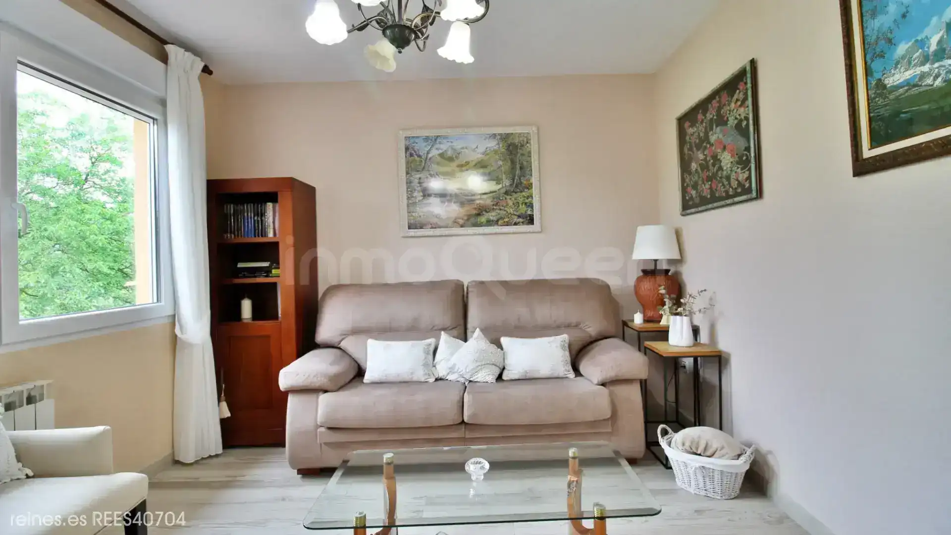 Sala de estar de Casa adosada en venta en Penagos con Jardín privado, Terraza y Amueblado