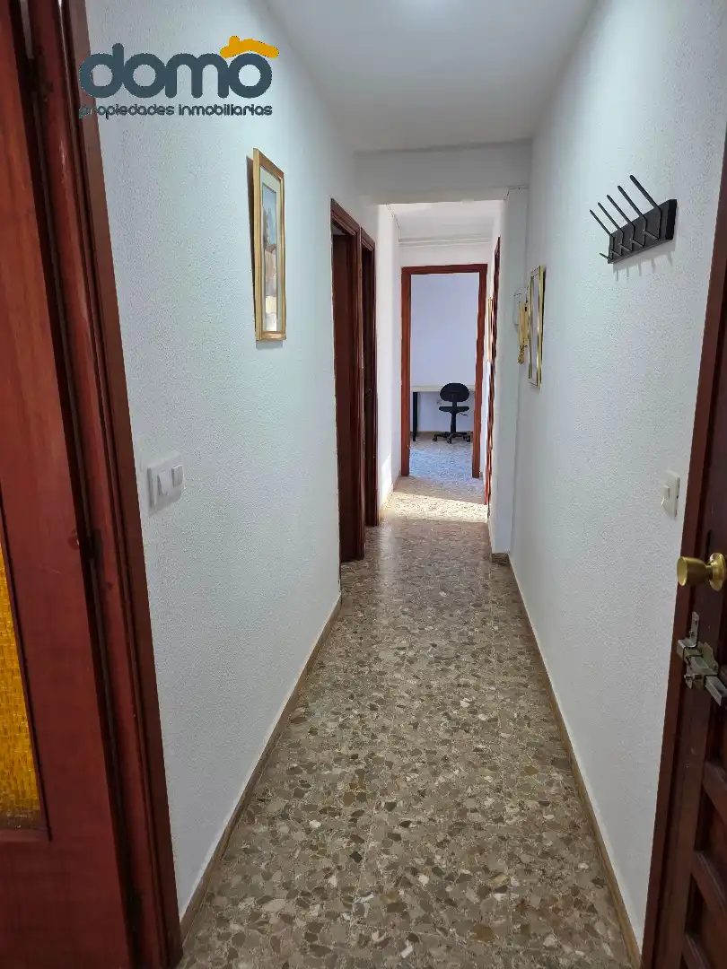 Wohnung zum Verkauf in Almería mit Terrasse, Möbliert und Waschmaschine