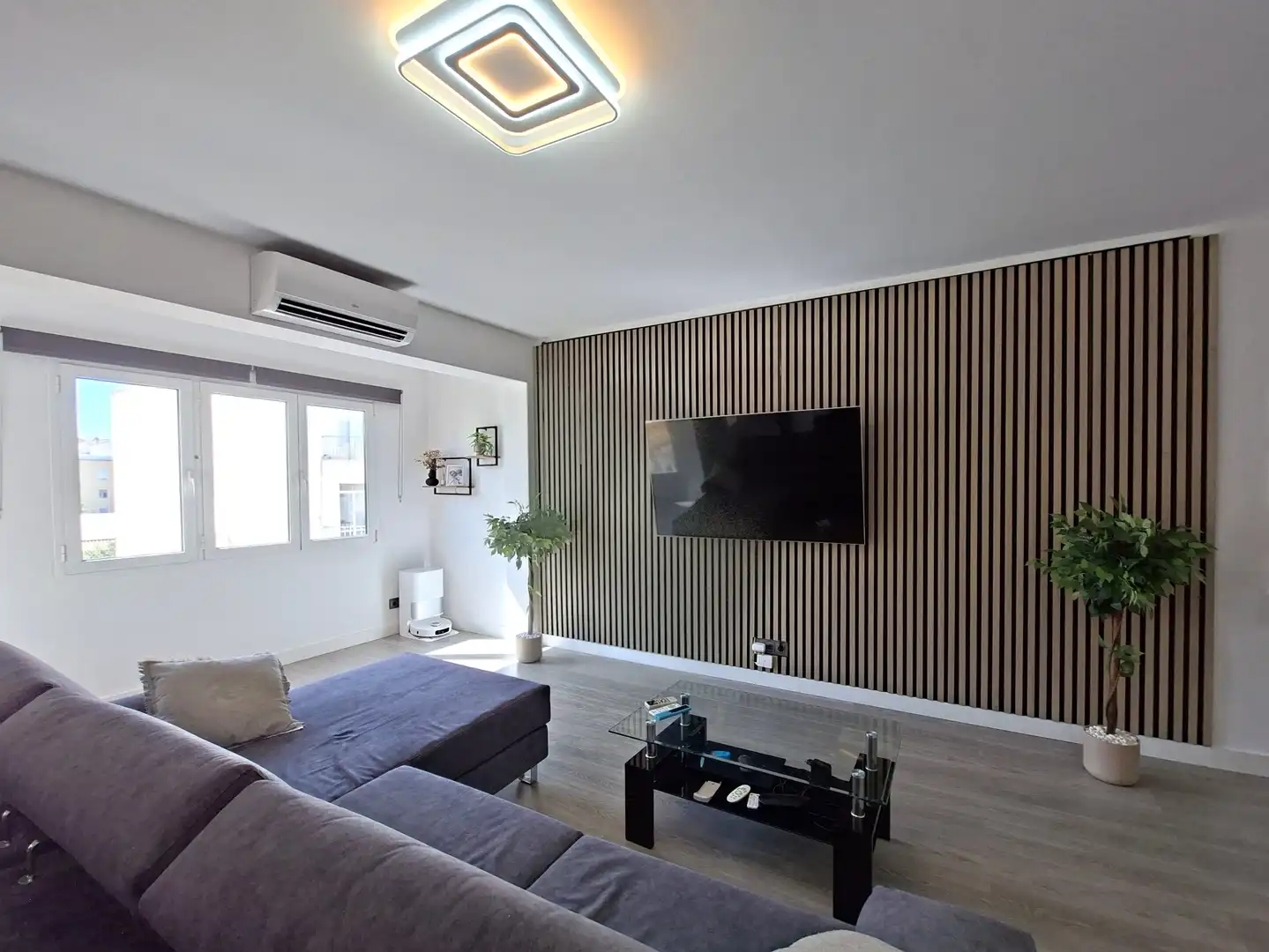 Living room of Flat for sale in Maó - Mahón  with Air Conditioner, Furnished and Balcony