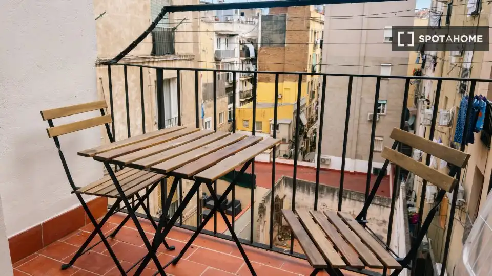 Appartamento con terrazza in affitto a Ciutat Vella, imagen 2