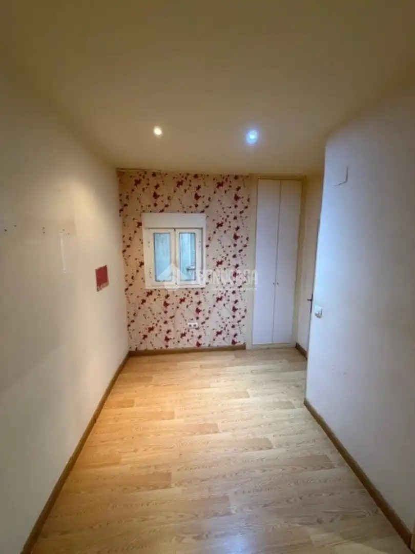 Bedroom of Flat for sale in Madrid