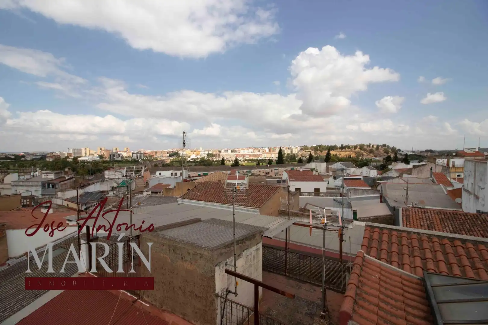 Vista exterior de Casa o xalet en venda en Badajoz amb Calefacció i Terrassa