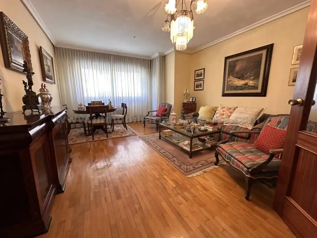 Flat with lift for sale in Calle Villamediana, imagen 4