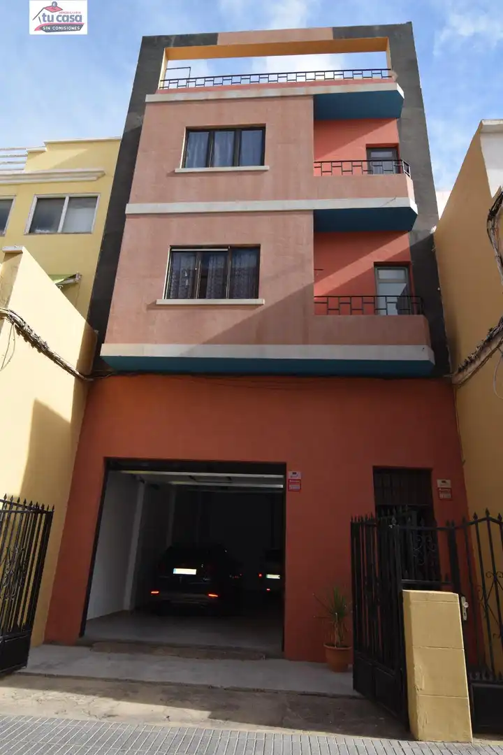 Vista exterior de Edifici en venda en Las Palmas de Gran Canaria