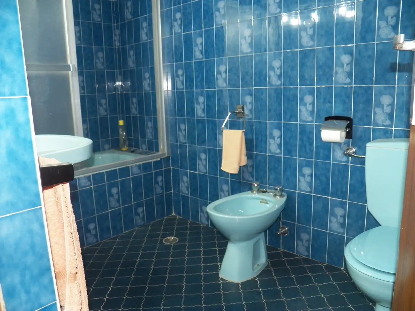 Bathroom of Detached homes for sale in Miraflores de la Sierra  with Private garden and Swimming Pool