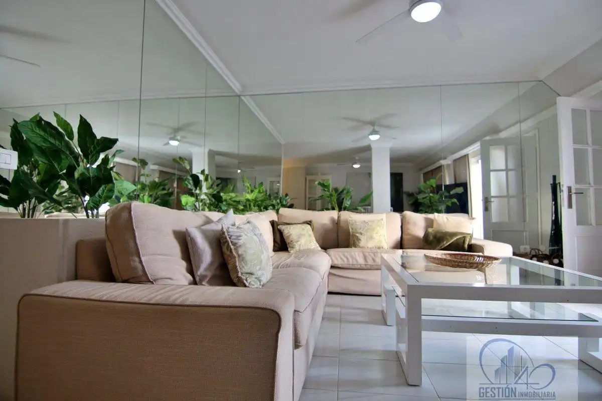 Sala de estar de Ático en venta en Santa Cruz de Tenerife con Trastero, Amueblado y Alarma