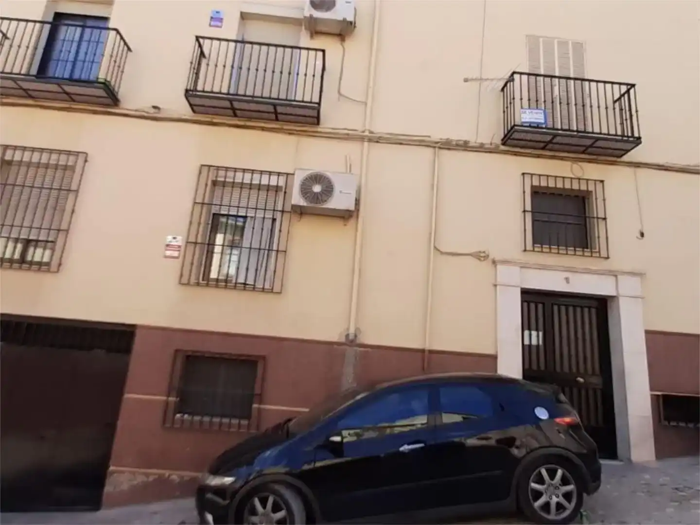 Exterior view of Garage for sale in Jaén