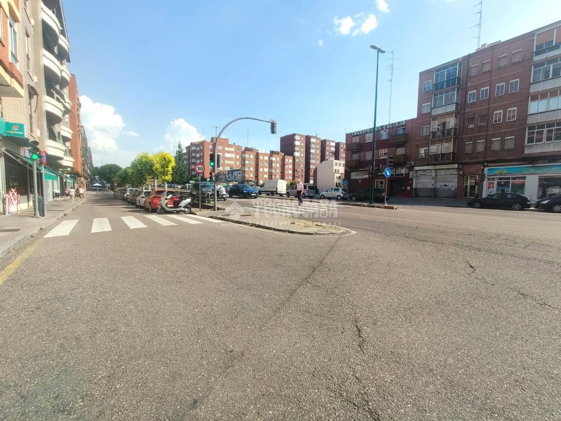 Vista exterior de Garatge en venda en Valladolid Capital