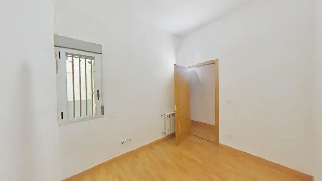 Habitación de Piso en venta en Madrid con Calefacción