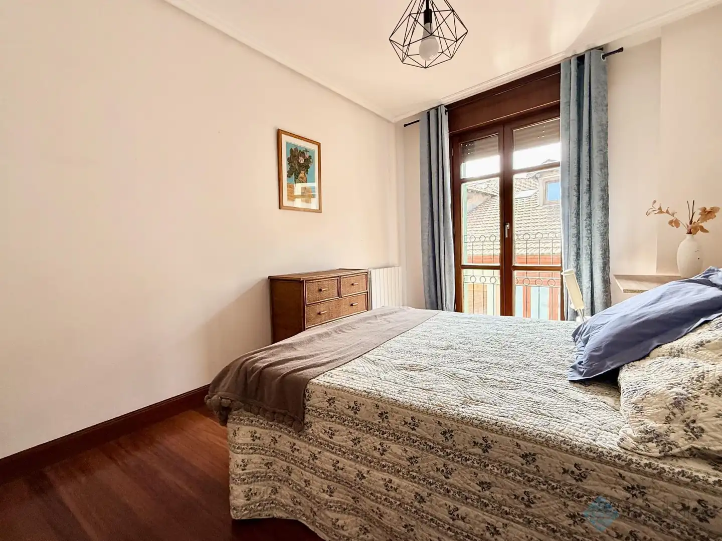 Bedroom of Flat for share in Bilbao   with Furnished