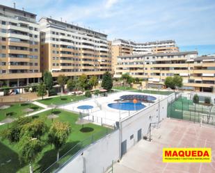 Vista exterior de Àtic en venda en Alcorcón amb Aire condicionat, Calefacció i Parquet