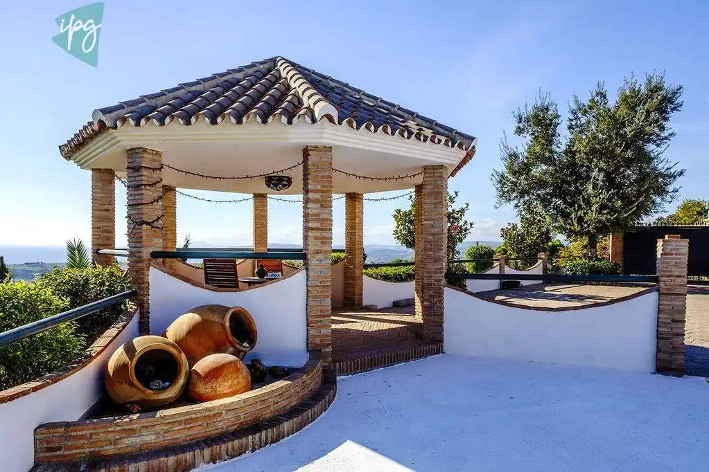 Terrassa de Casa o xalet en venda en Estepona amb Aire condicionat, Calefacció i Jardí privat
