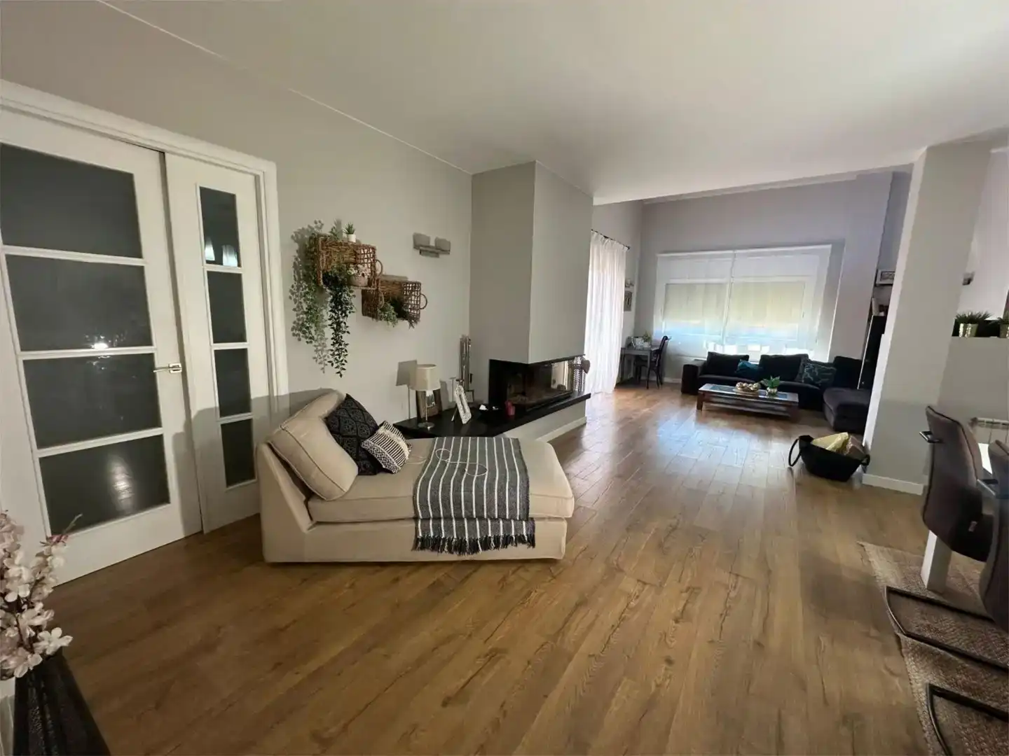 Sala d'estar de Pis en venda en El Prat de Llobregat amb Aire condicionat, Jardí privat i Parquet