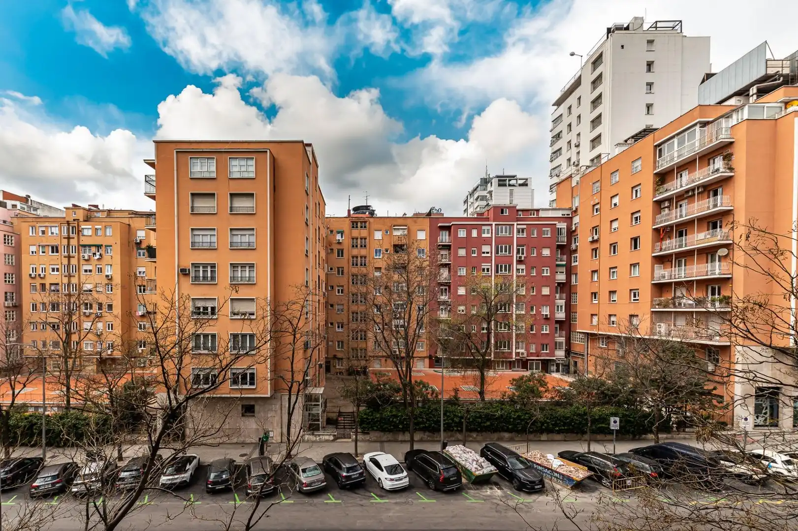 Außenansicht von Wohnung zum Verkauf in Madrid mit Klimaanlage und Abstellraum