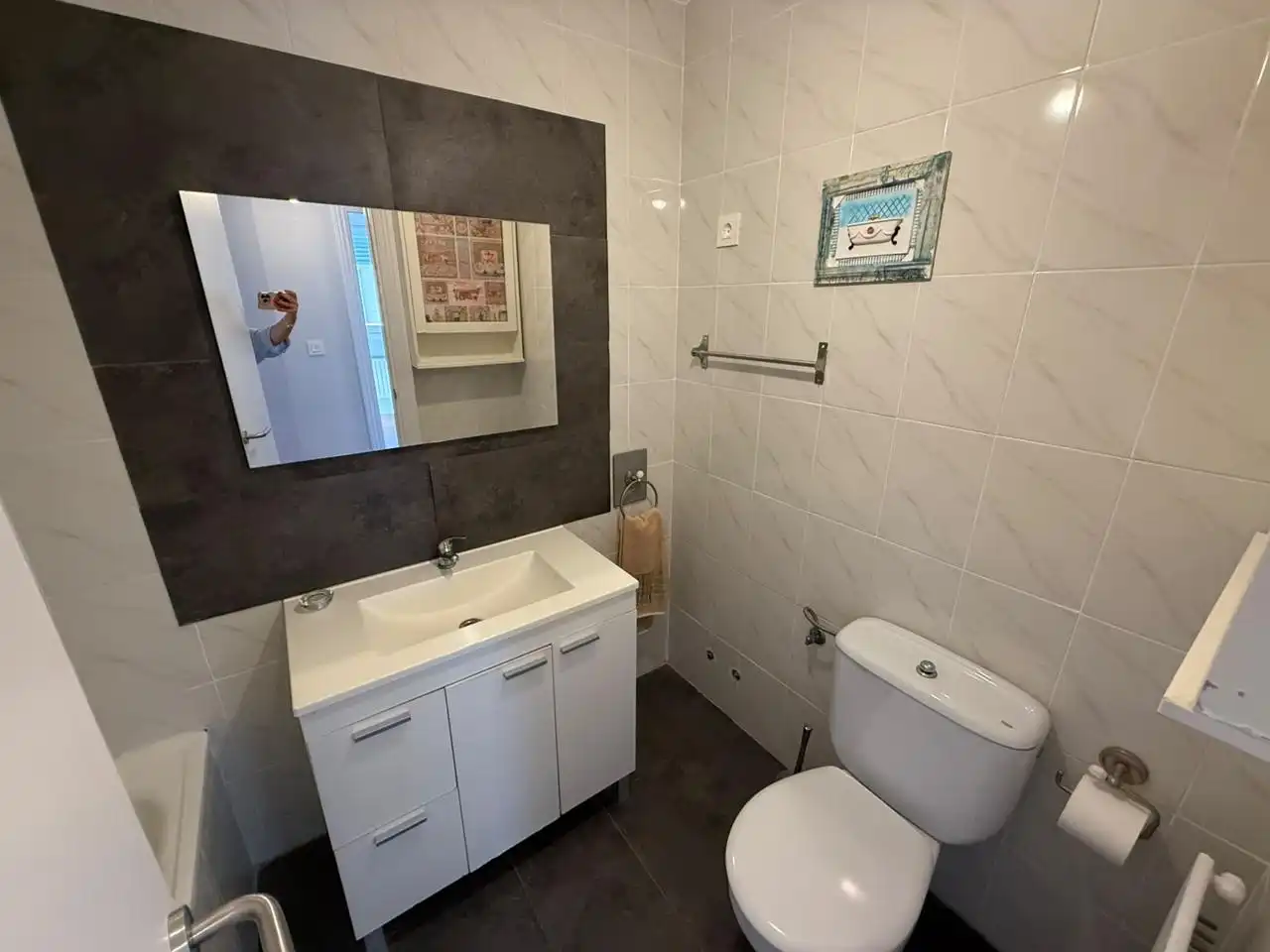 Baño de Piso en venta en Castro-Urdiales con Calefacción, Parquet y Balcón