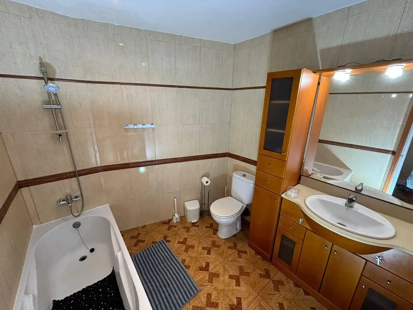 Bathroom of Flat for rent in Manresa  with Heating, Furnished and Balcony