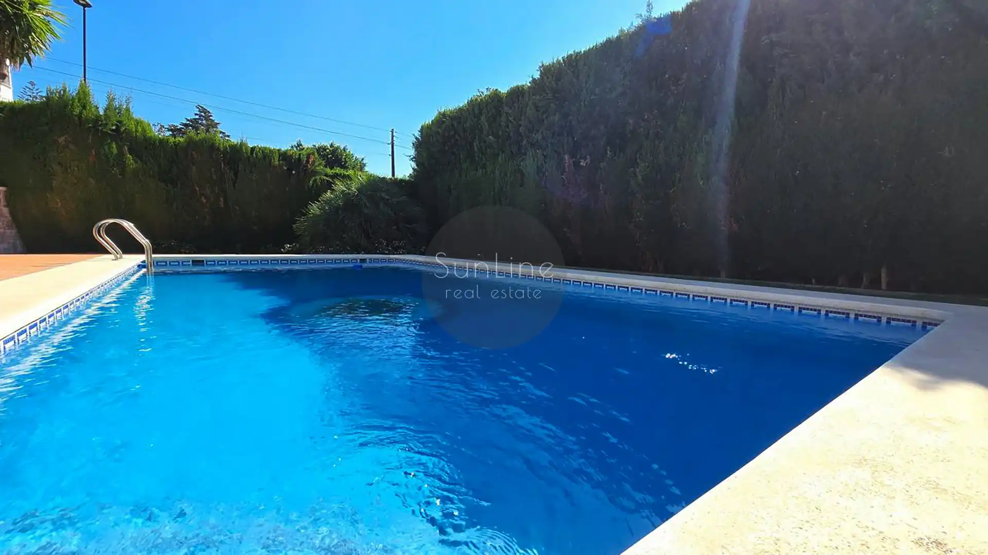 House with pool for sale in Carrer Font de la Carrasquera, imagen 3