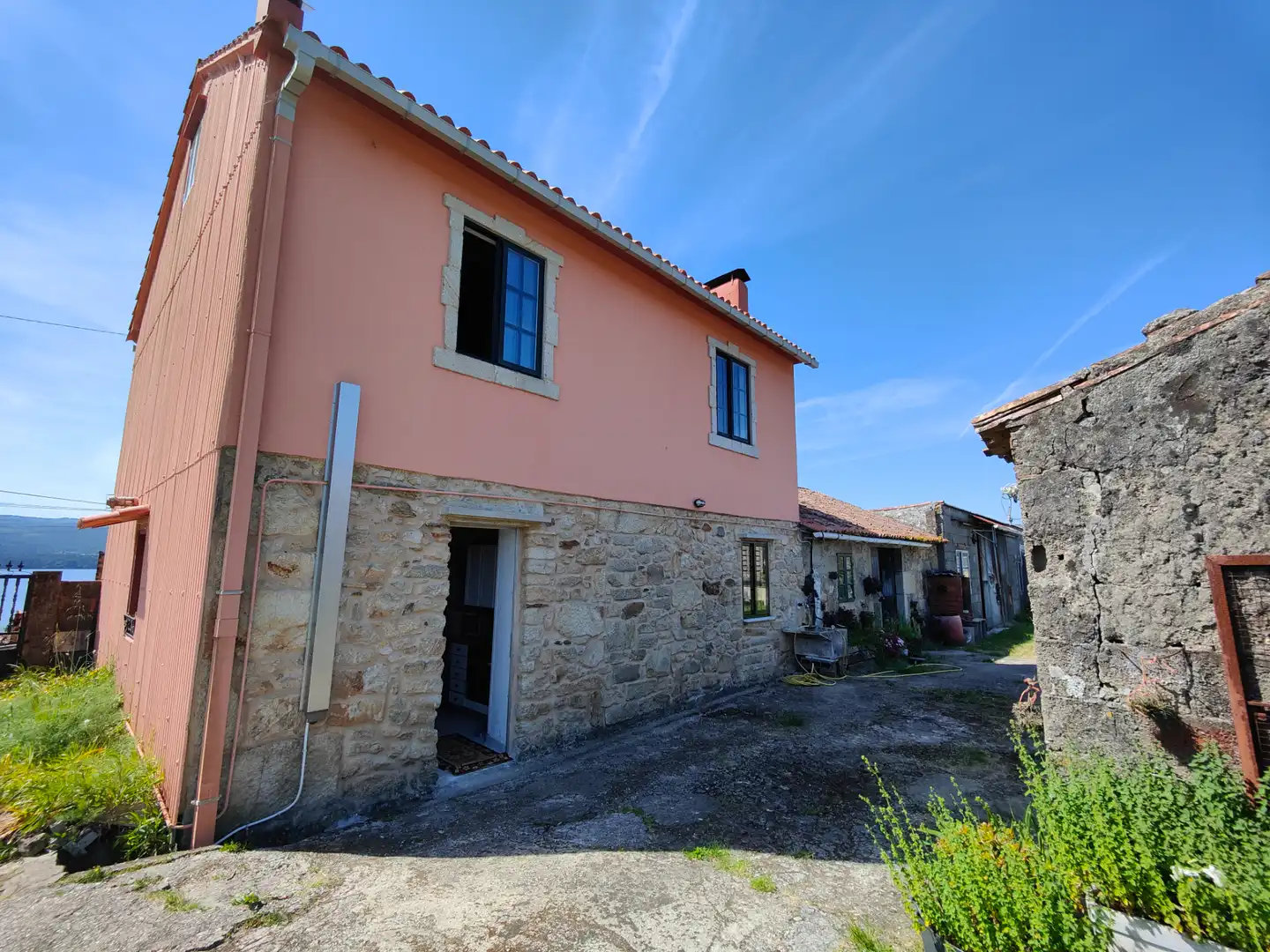 Exterior view of Houses for sale in Rianxo  with Heating, Private garden and Storage room
