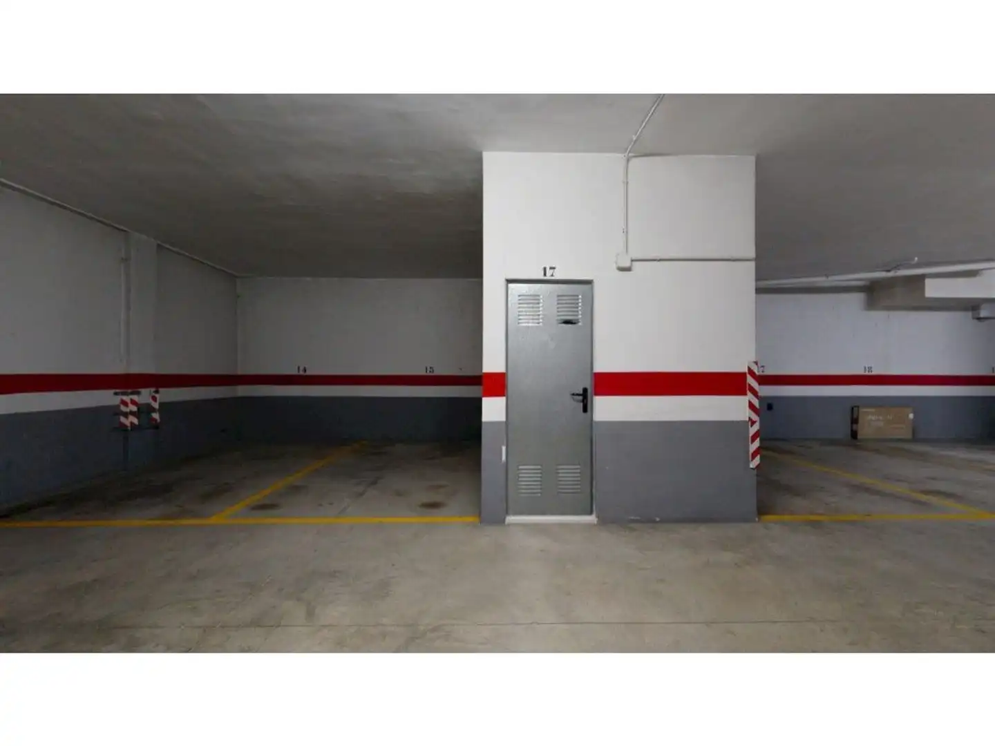 Parking de Ático en venta en Paterna con Aire acondicionado, Terraza y Trastero