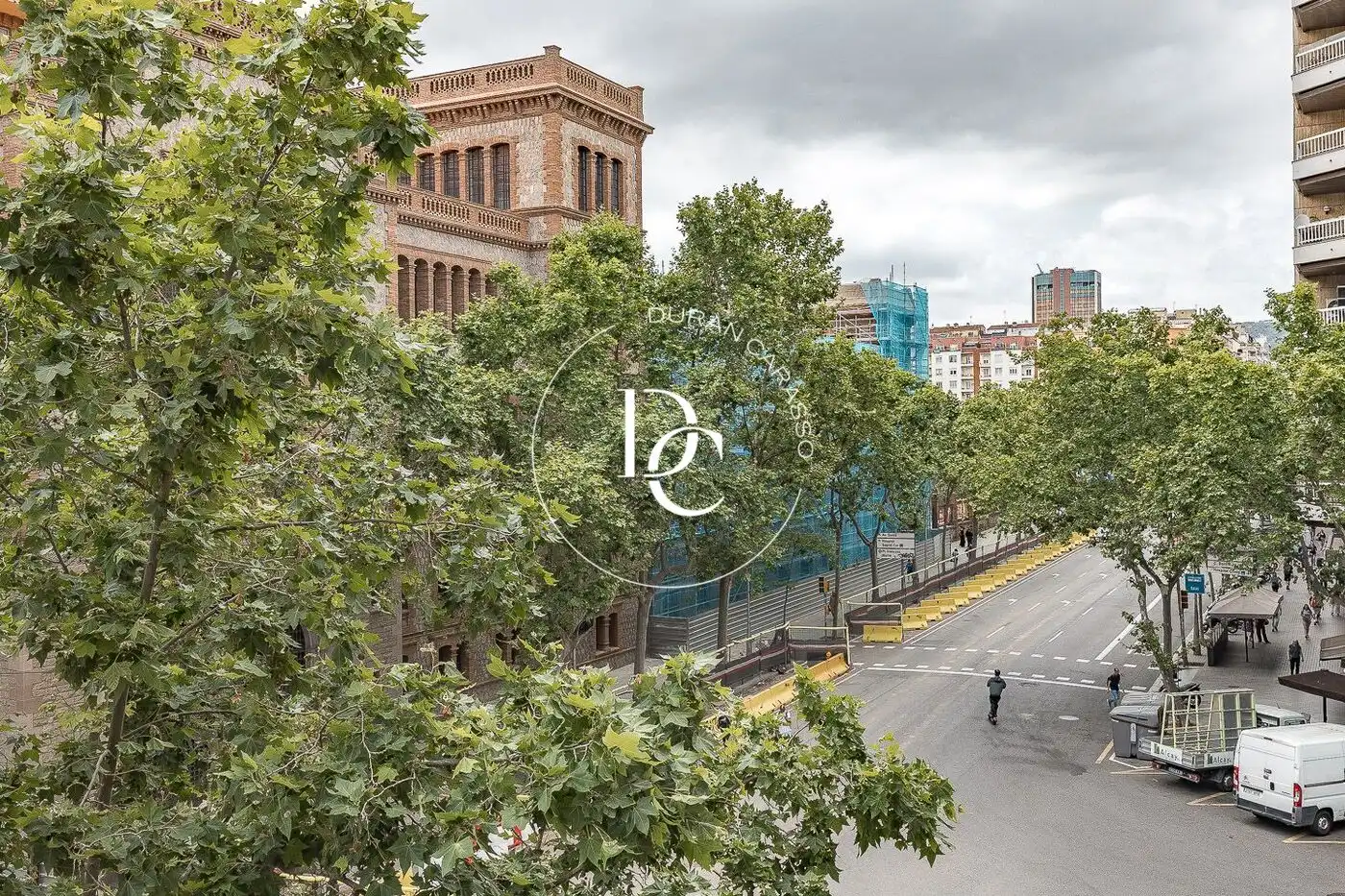 Vista exterior de Pis en venda en Barcelona amb Aire condicionat, Calefacció i Moblat