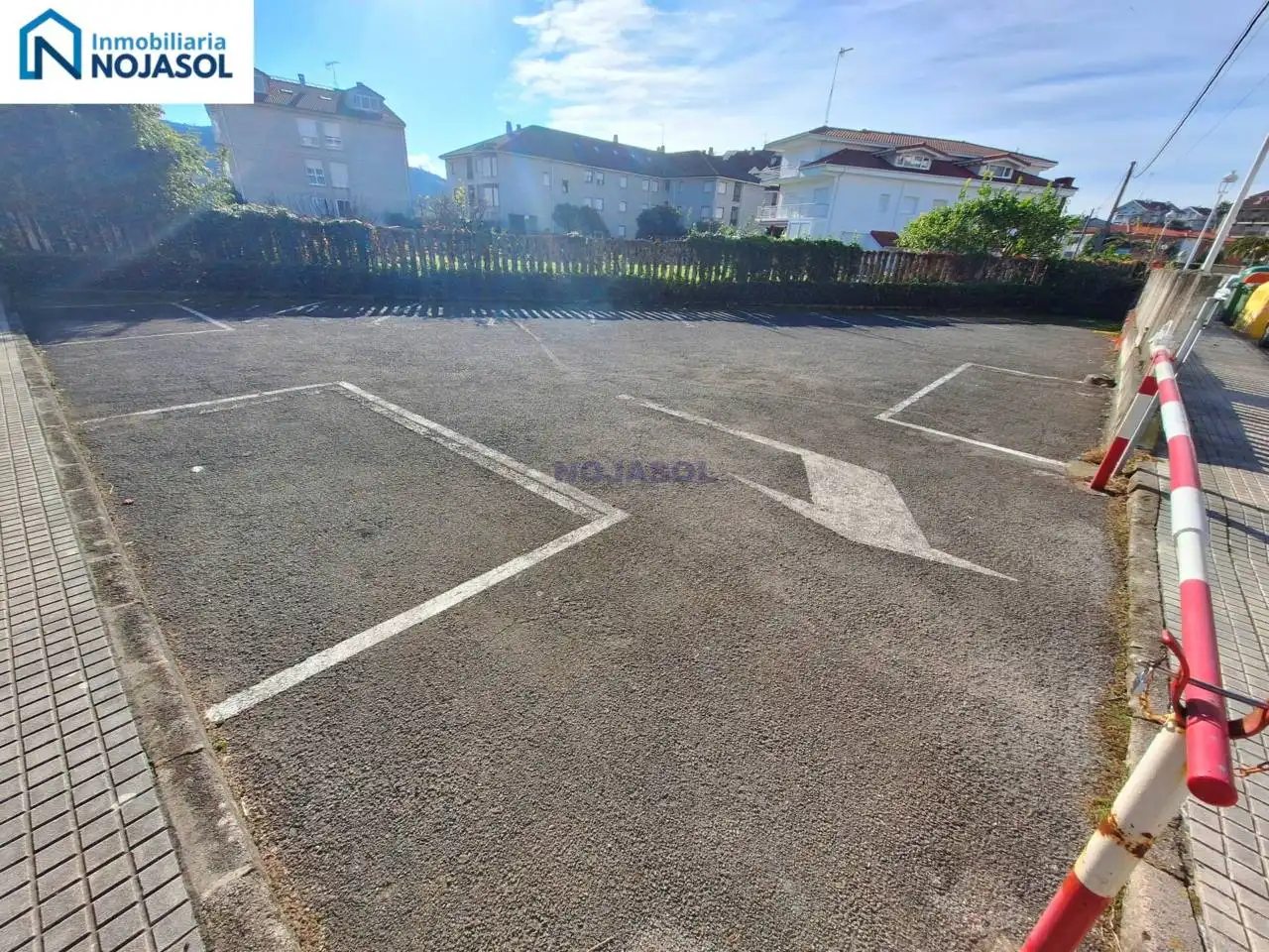 Aparcament de Dúplex de lloguer en Noja amb Calefacció, Terrassa i Moblat