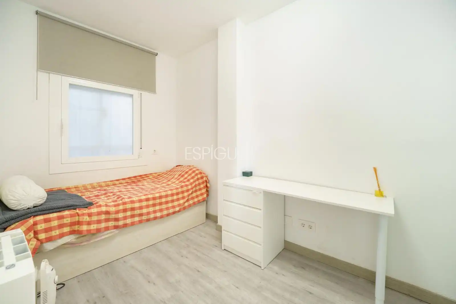 Schlafzimmer von Dachboden zum Verkauf in Barcelona mit Klimaanlage, Heizung und Terrasse