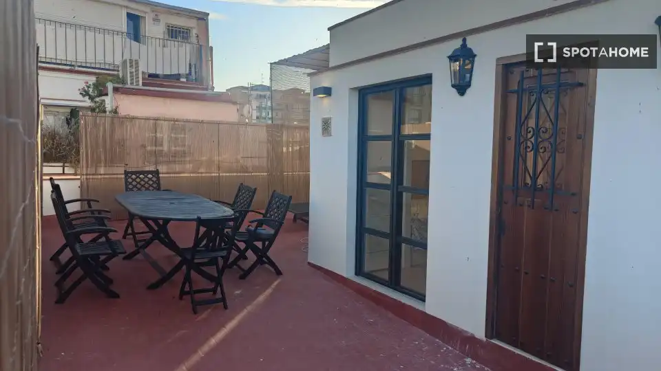 Appartamento con terrazza in affitto a Ciutat Vella, imagen 17