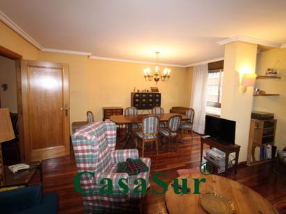 Living room of Flat for sale in Valladolid Capital  with Heating, Parquet flooring and Terrace