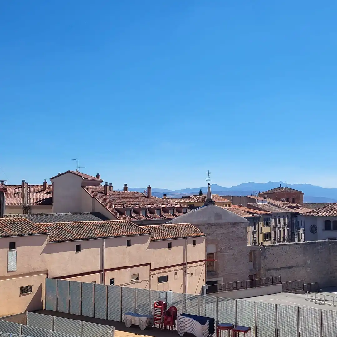 Vista exterior de Apartament de lloguer en Ávila amb Traster i Moblat