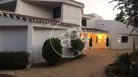 Foto 2 de Casa o chalet de alquiler en C. Danubio, Ciudalcampo, Madrid