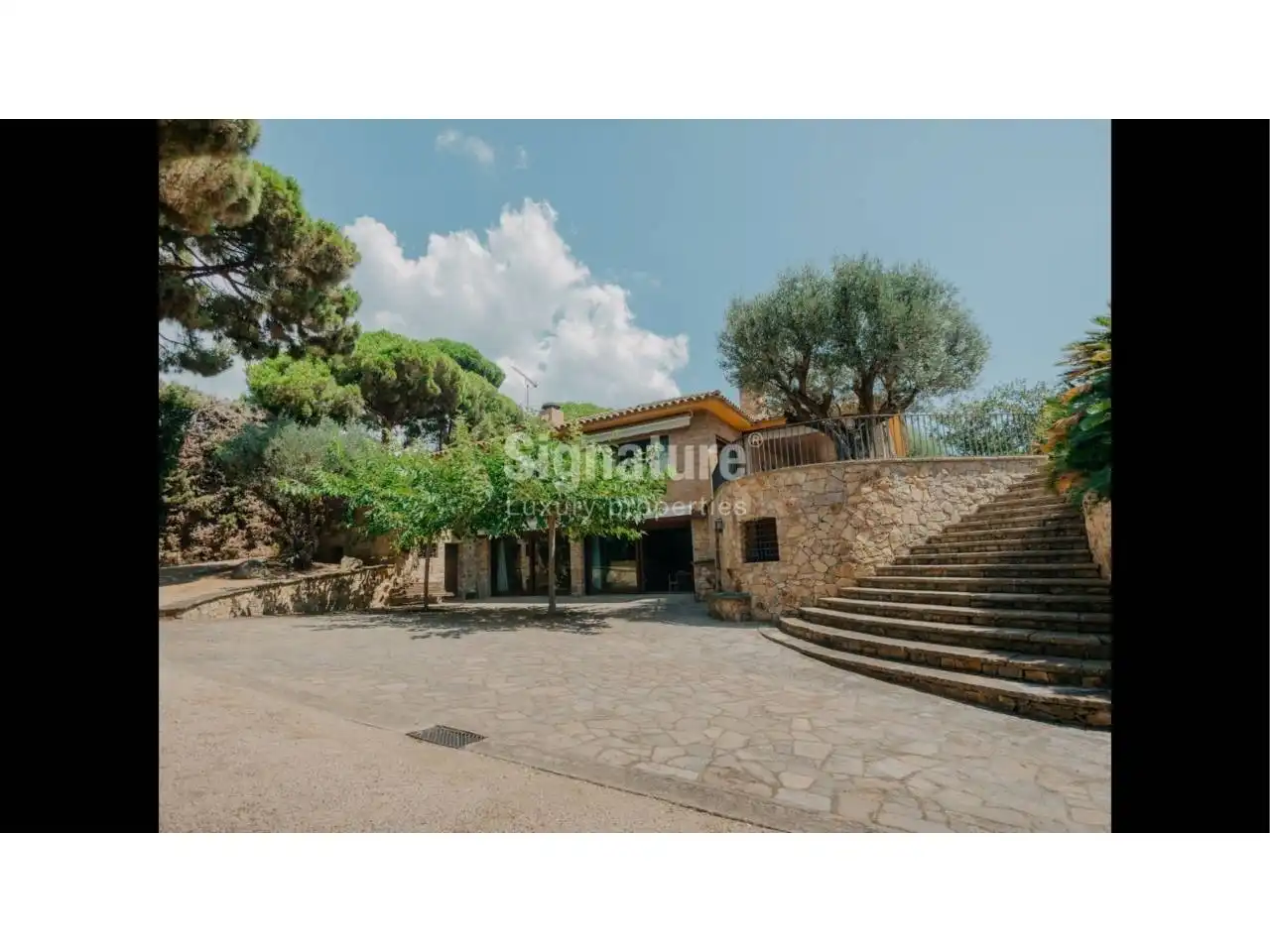 Vista exterior de Casa o xalet en venda en Sant Andreu de Llavaneres amb Calefacció, Jardí privat i Terrassa