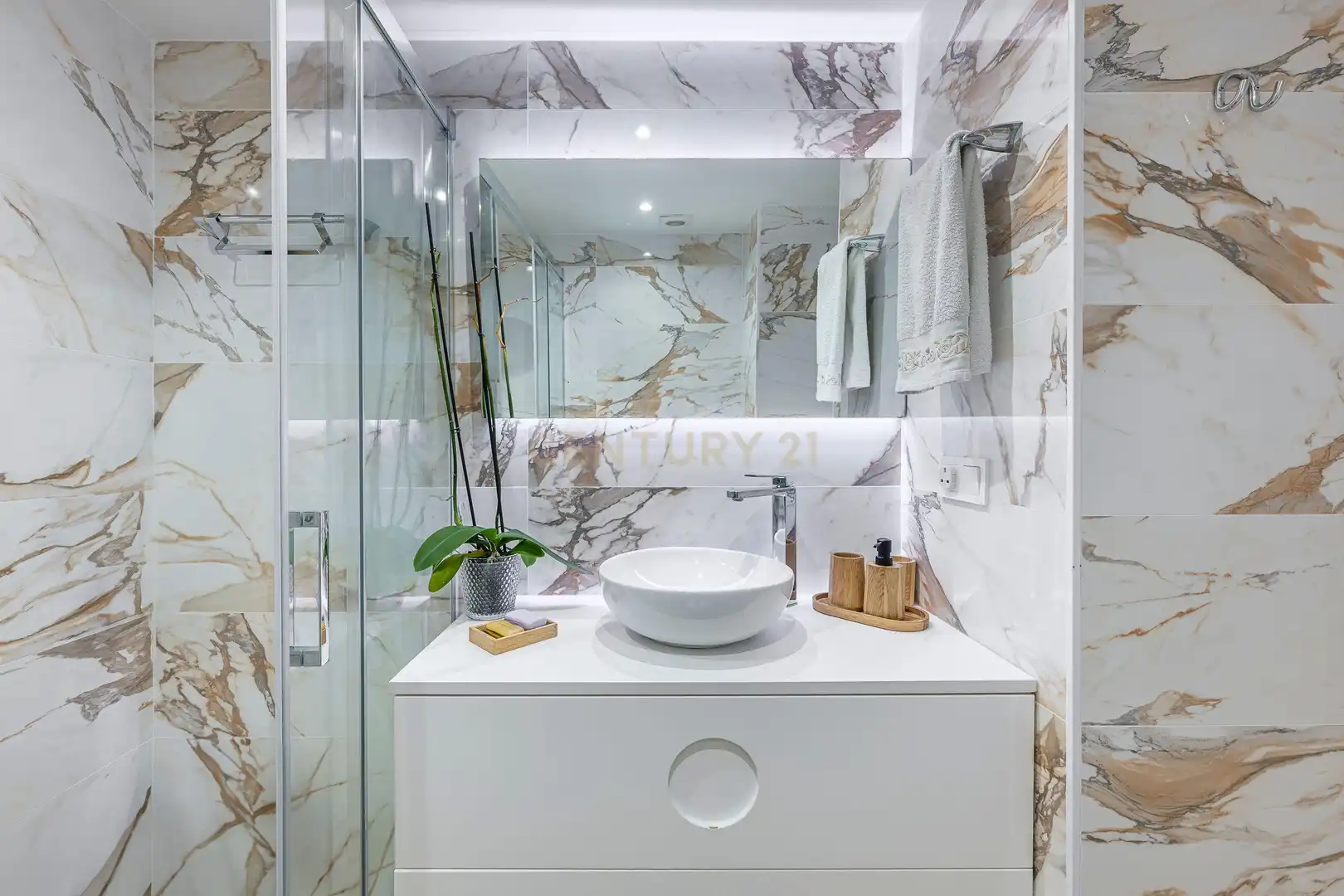 Baño de Apartamento en venta en Marbella con Aire acondicionado, Trastero y Balcón