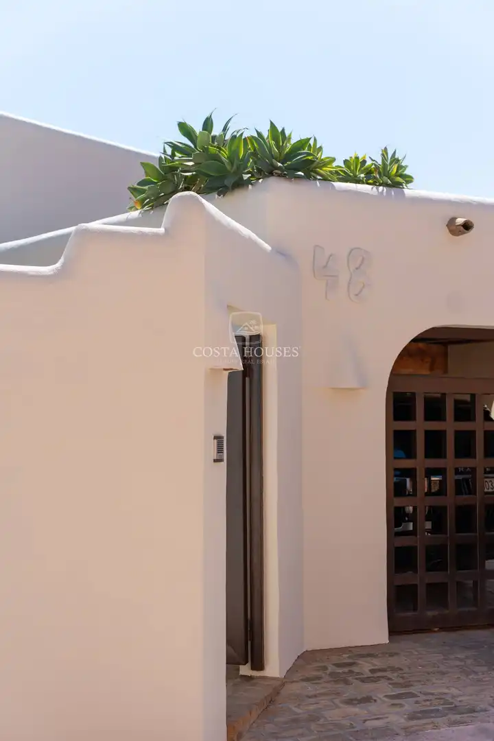 Vista exterior de Casa o xalet en venda en Moraira amb Aire condicionat, Calefacció i Jardí privat