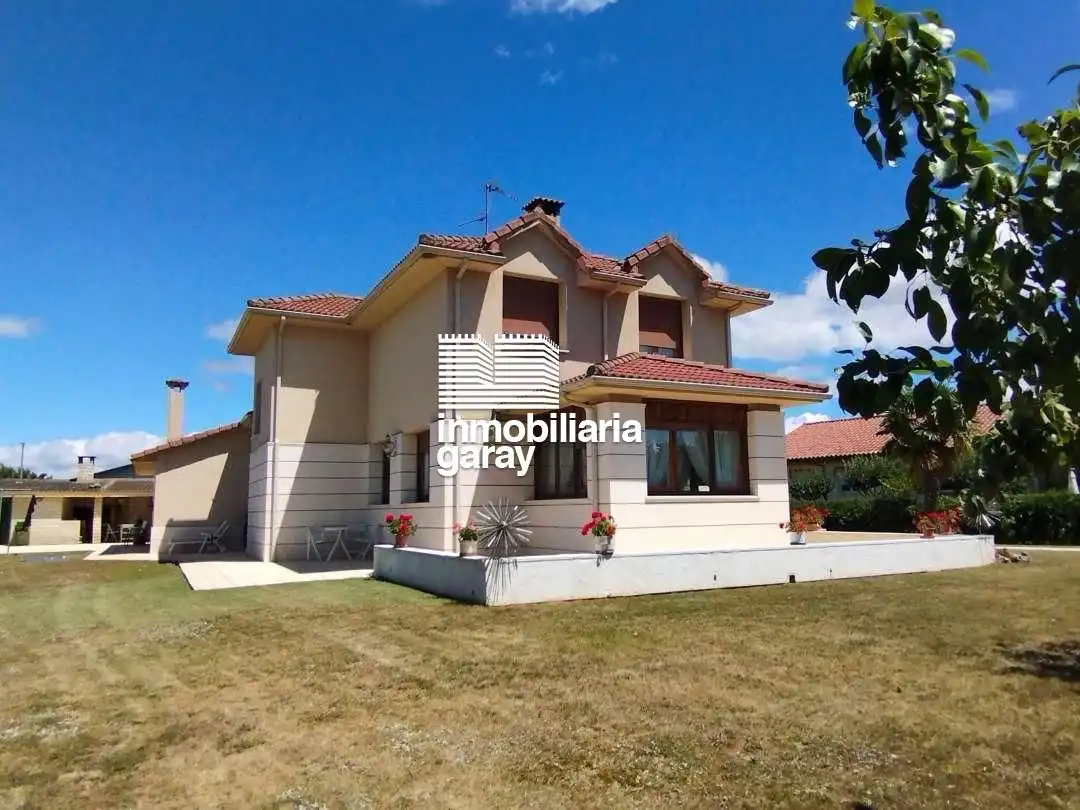 Chalet en venta en Medina de Pomar, imagen 3