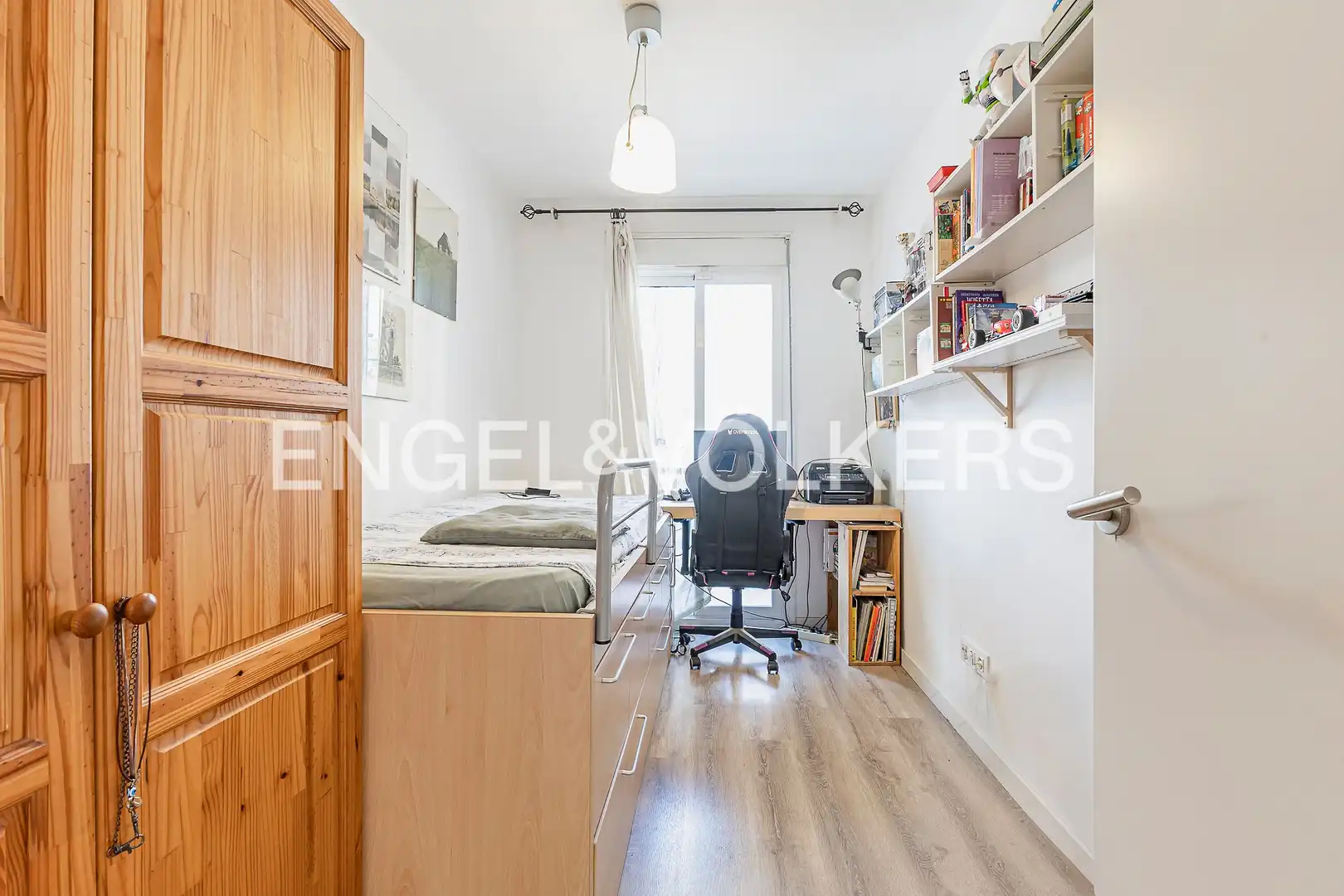 Habitación de Piso en venta en Barcelona con Calefacción, Parquet y Terraza