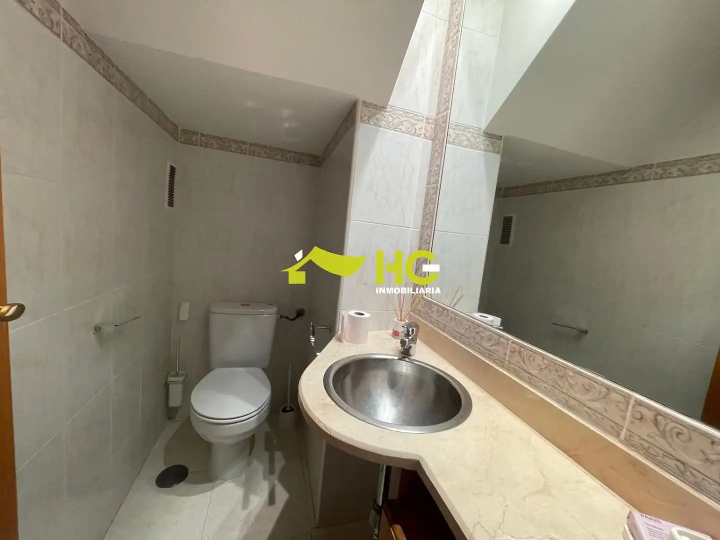 Baño de Piso para compartir en Villaviciosa de Odón con Aire acondicionado y Calefacción