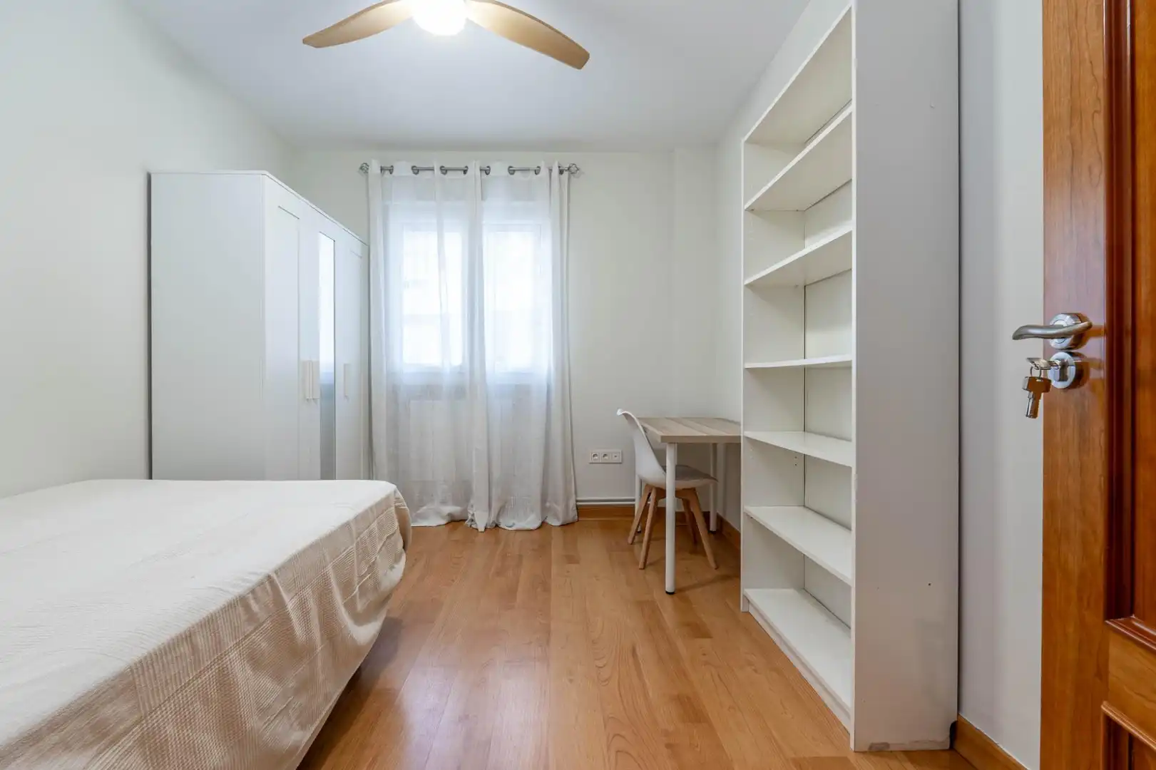 Zimmer in Calle LUIS BRAILLE, Fígares