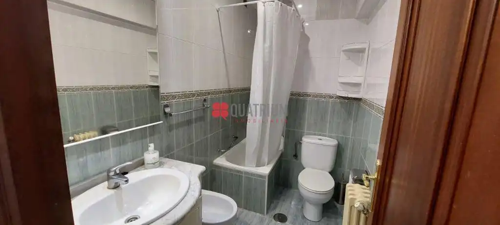 Wohnung zur Miete in Rúa De Santiago Del Estero, Ensanche - Sar