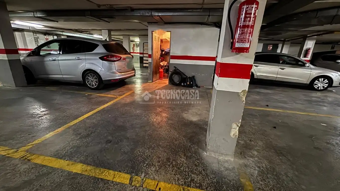 Parking de Piso en venta en Valencia con Trastero