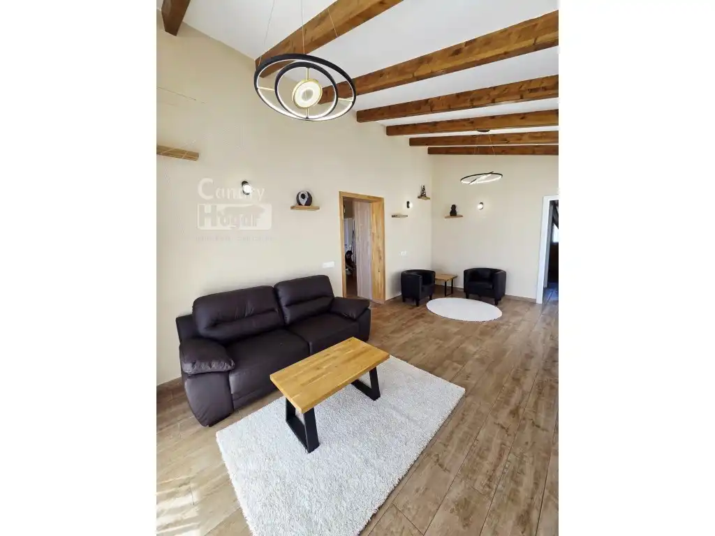 Sala d'estar de Casa o xalet en venda en Arico amb Aire condicionat, Terrassa i Piscina