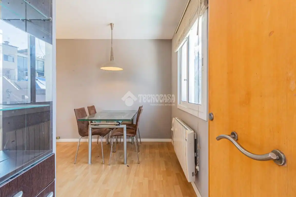 Vista exterior de Ático en venta en Sant Cugat del Vallès con Balcón