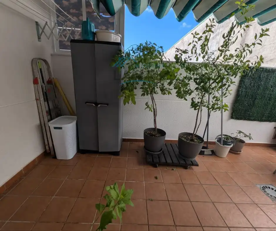 Terrasse von Einfamilien-Reihenhaus zum Verkauf in Navalmoral de la Mata mit Klimaanlage, Heizung und Terrasse