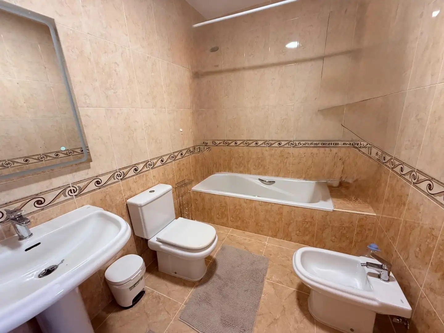 Baño de Piso en venta en Roquetas de Mar con Amueblado