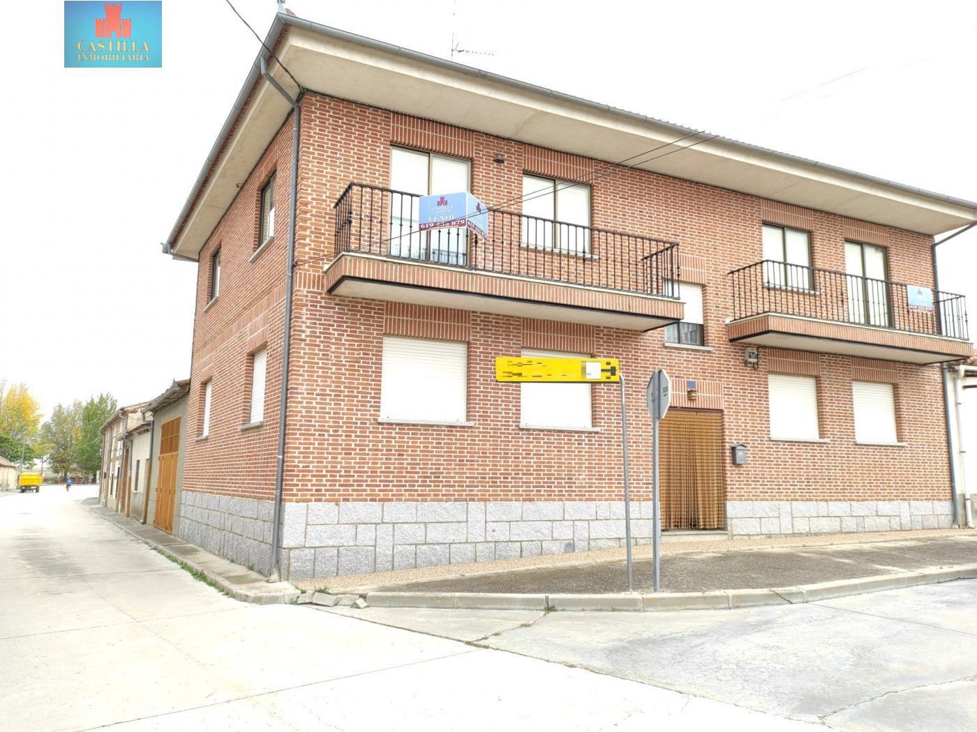 Vista exterior de Casa o chalet en venta en Velayos con Calefacción, Terraza y Trastero