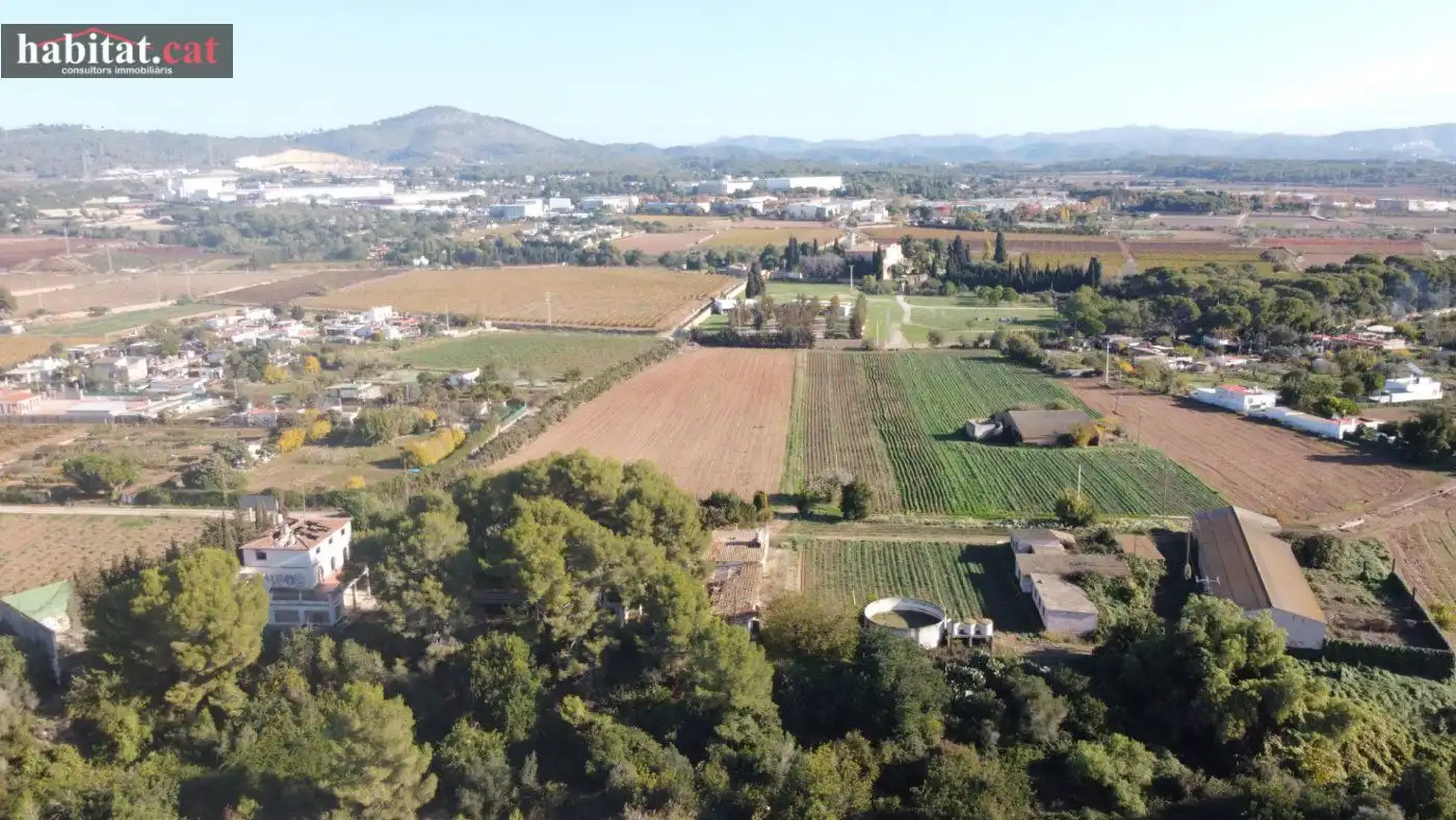 Finca rústica en venta en Vilanova i la Geltrú con Jardín privado y Terraza