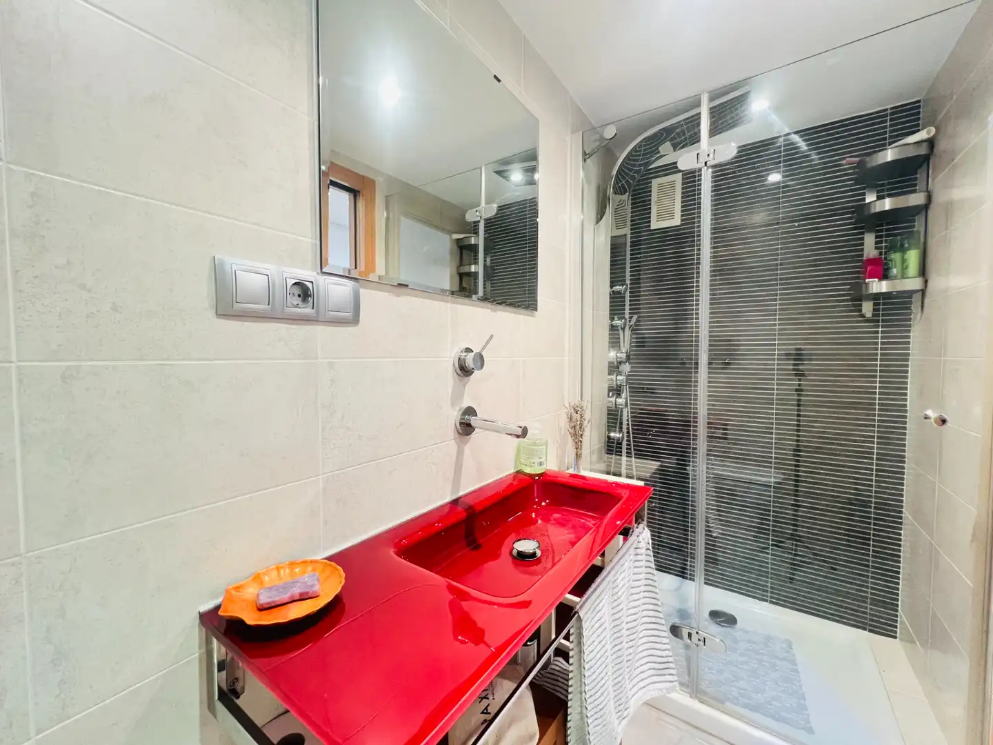 Bathroom of Flat for sale in Zaragoza  with Air Conditioner, Heating and Parquet flooring
