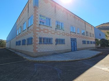Industriegebäude zum Verkauf in Carretera Nuévalos