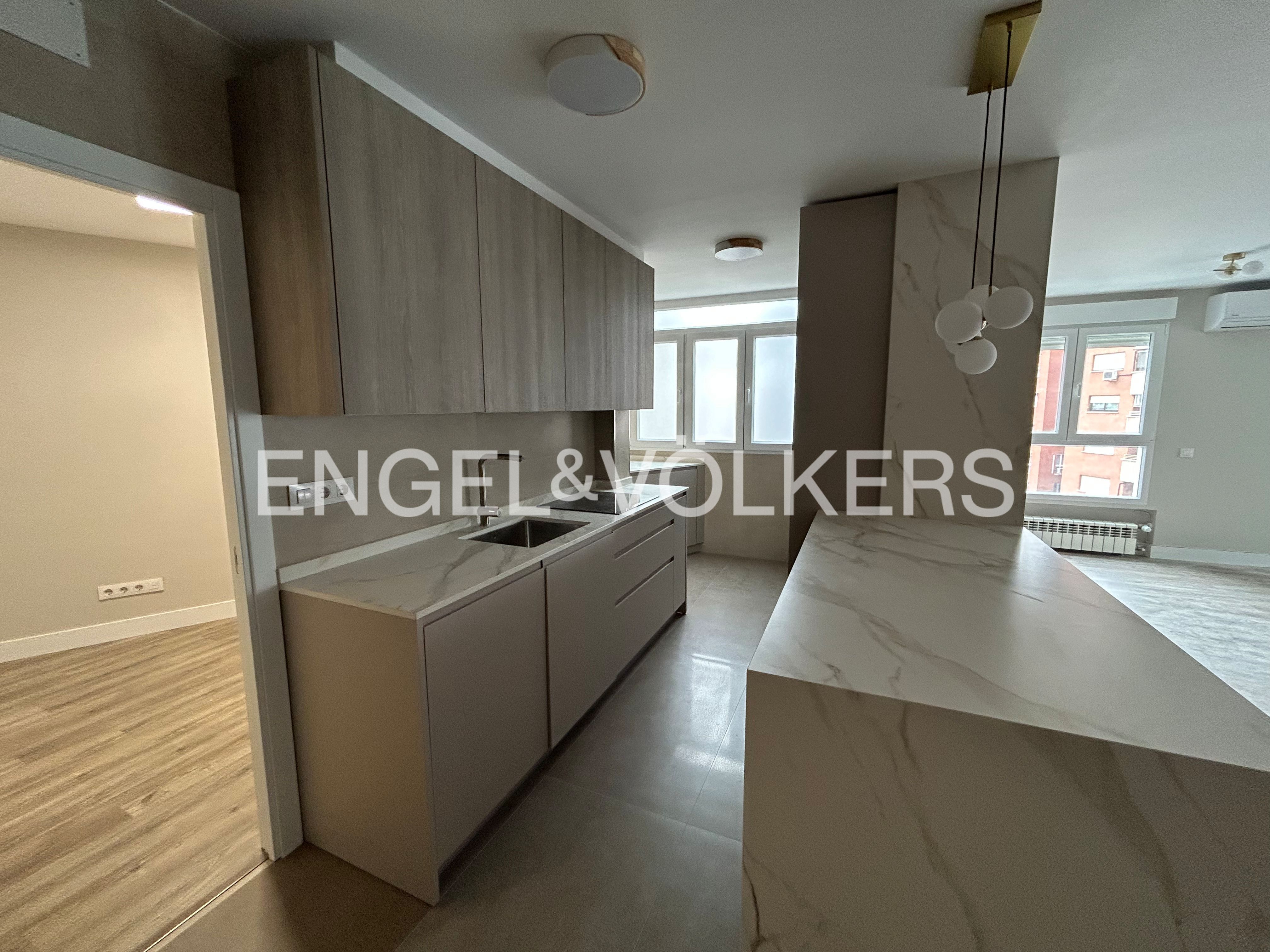 Cuina de Apartament en venda en  Madrid Capital amb Aire condicionat, Calefacció i Parquet